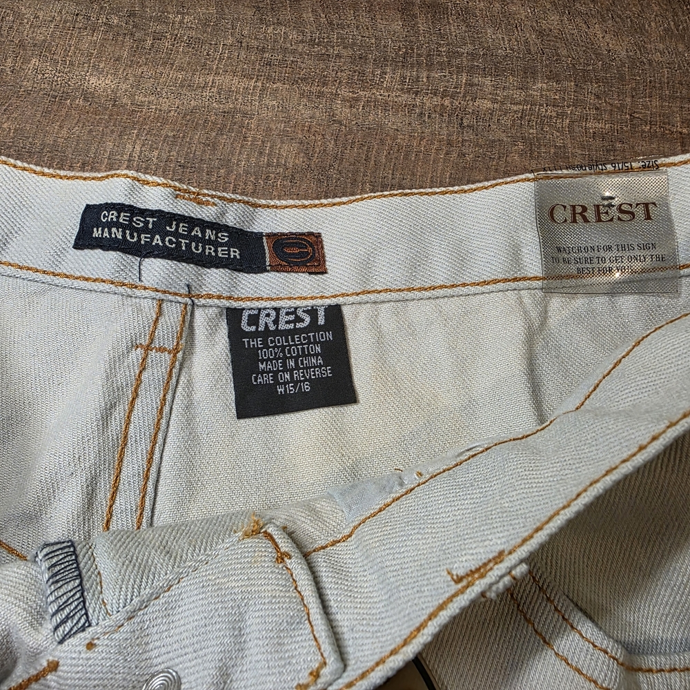 Unique Vintage Y2K Crest Blue and White Ombre Jean Shorts - Picture 5 of 5